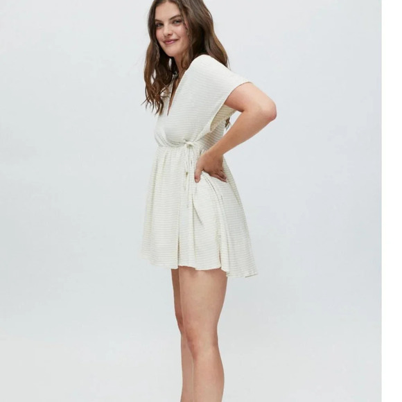 Urban Outfitters Alice Stripe Crinkle Wrap Mini Dress Size Small - Picture 8 of 8